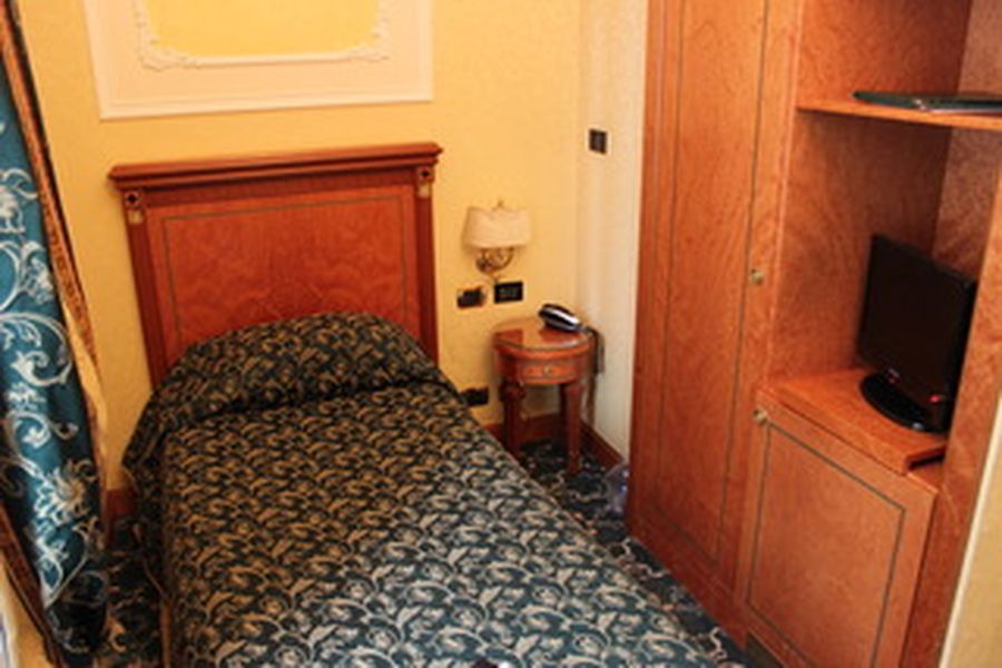 photo-0