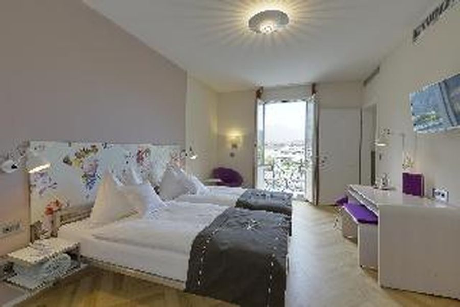 photo-1