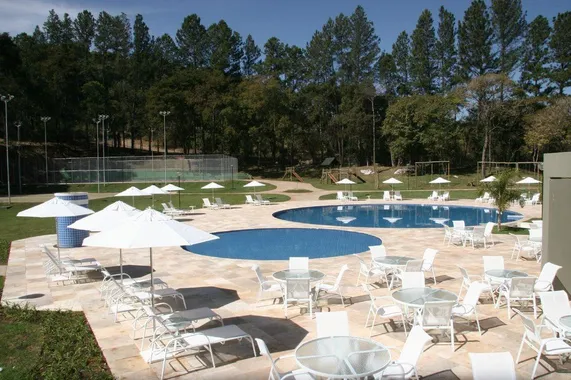 Piscina Nacional Inn Araxá