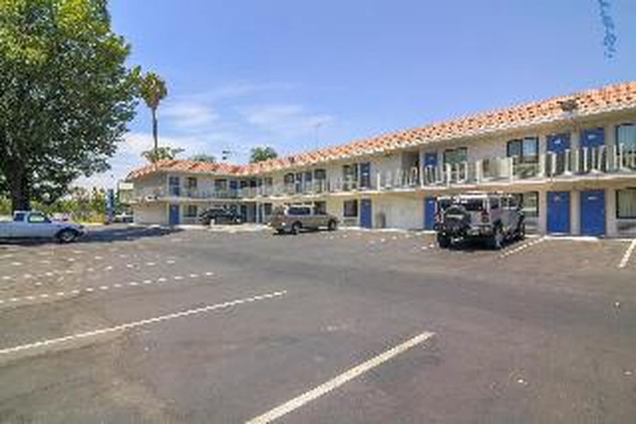 photo-1