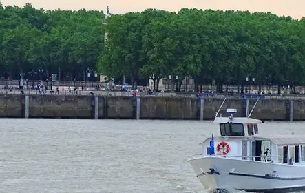 Bordéus: cruzeiro guiado no Garonne
