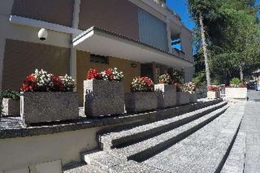 photo-1