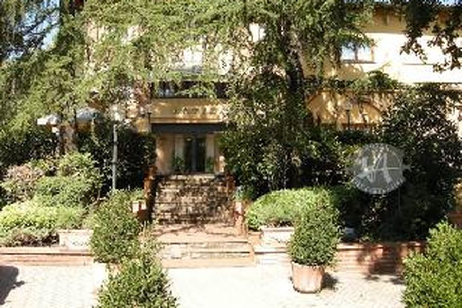 photo-0